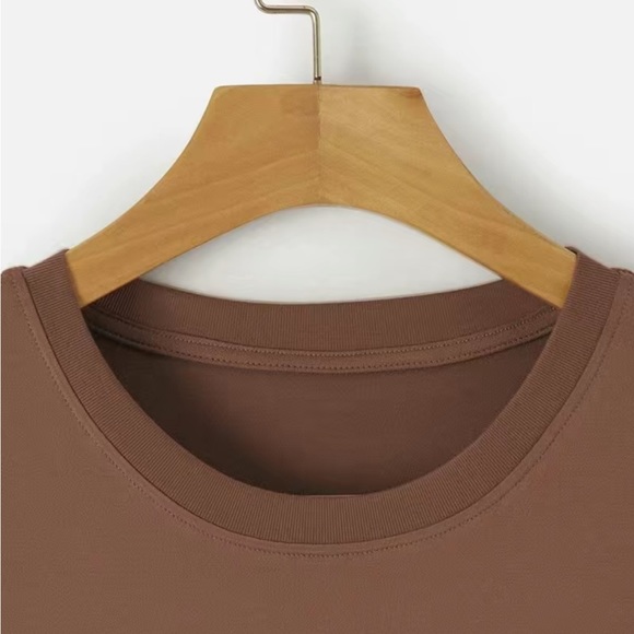 Ladies graphic tee. 🎀🥰 - Picture 5 of 9